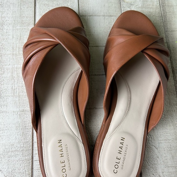 Cole Haan GrandSeries Tan Leather Slide Sandals Crisscross Slip on Comfort Shoes - Picture 2 of 7